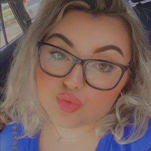 Meet your Posher, Maddie